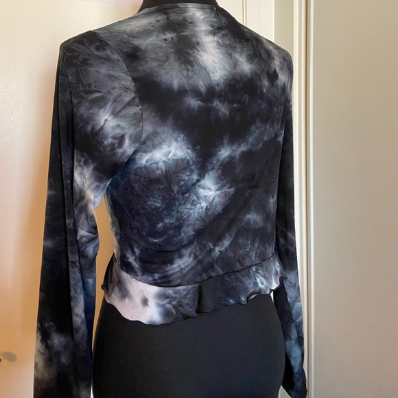 Tie Dye Self Tying Long Sleeve Crop Top - Picture 5 of 6